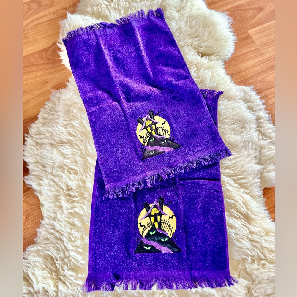 Jay Franco Halloween Haunted House Towels